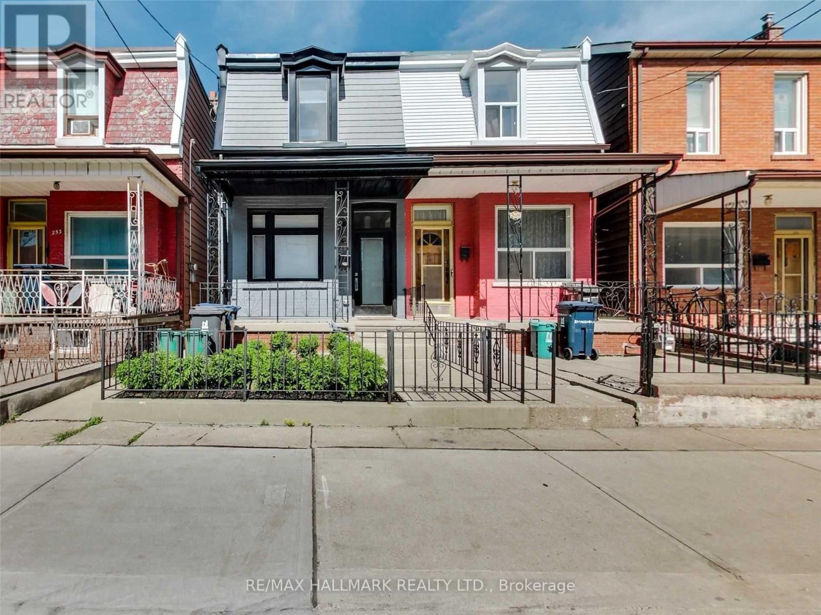 251 Manning (Lower) Avenue, Toronto, Ontario  M6J 2K8 - Photo 12 - C12461241
