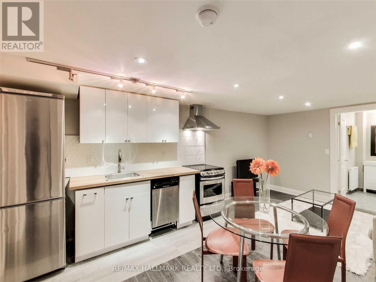 251 Manning (Lower) Avenue, Toronto, Ontario  M6J 2K8 - Photo 5 - C12461241