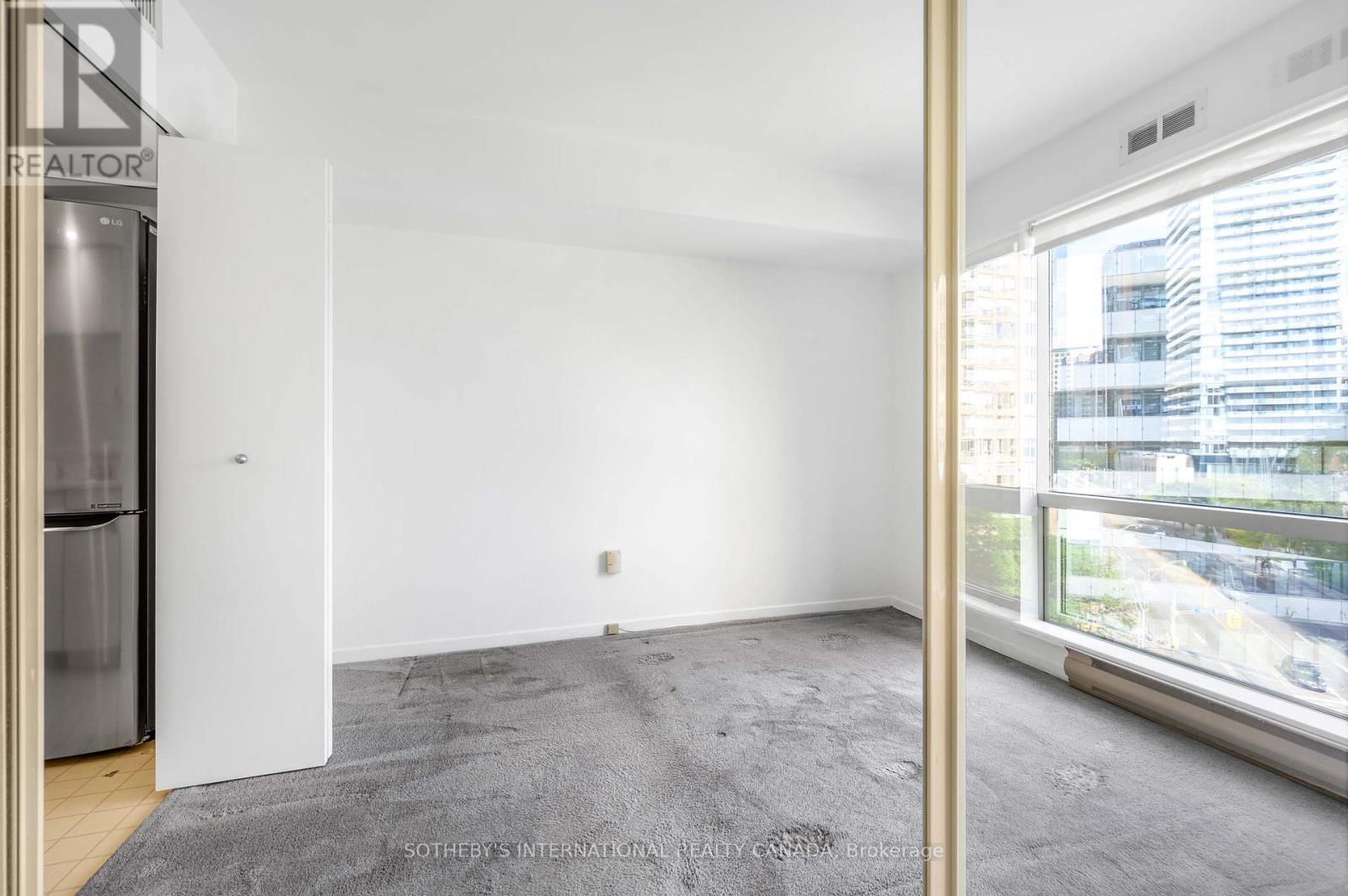 716 - 1001 Bay Street, Toronto, Ontario  M5S 3A6 - Photo 17 - C12461270