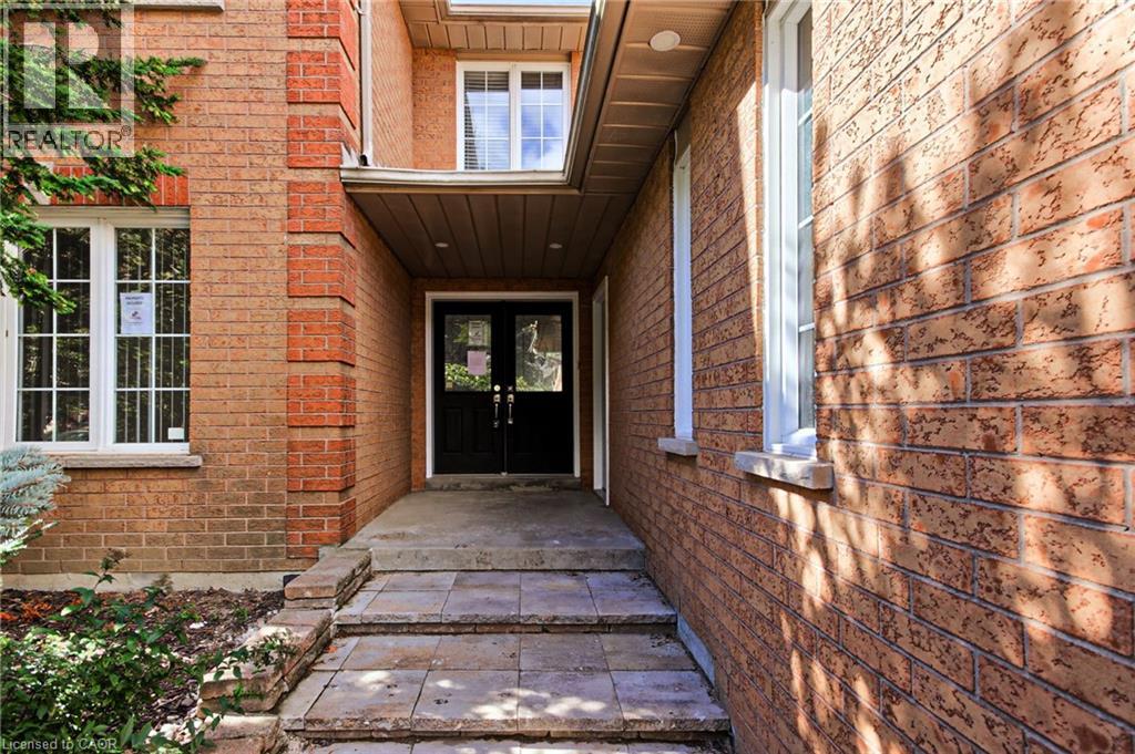 175 Rhodes Circle, Newmarket, Ontario  L3X 1V3 - Photo 3 - 40778248