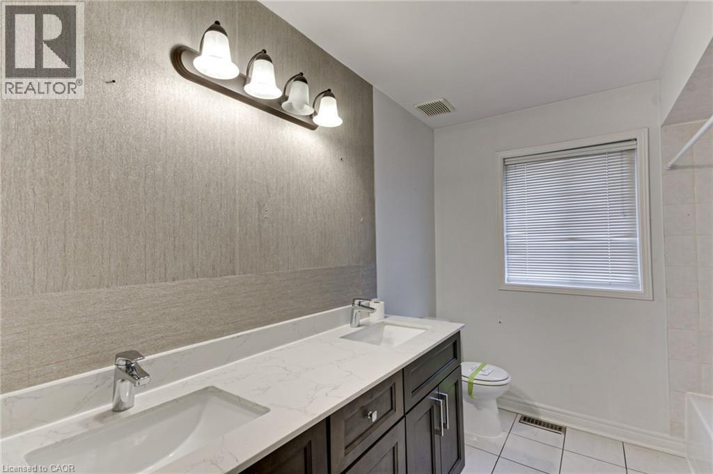 175 Rhodes Circle, Newmarket, Ontario  L3X 1V3 - Photo 39 - 40778248