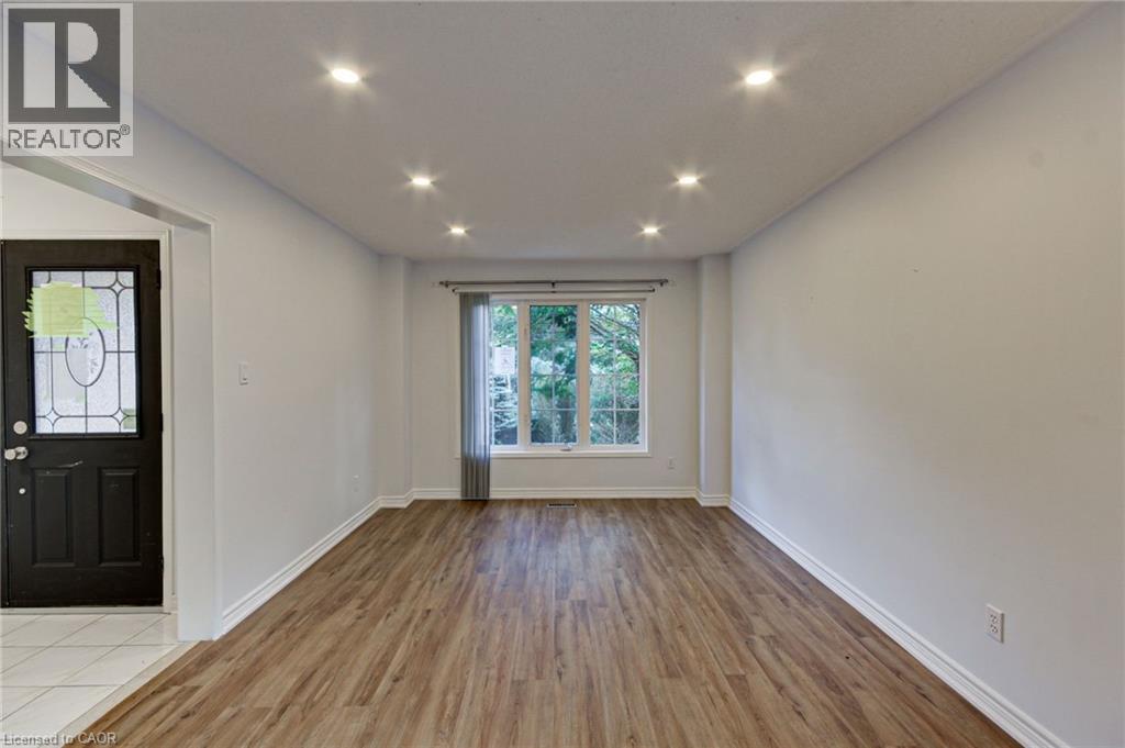 175 Rhodes Circle, Newmarket, Ontario  L3X 1V3 - Photo 8 - 40778248
