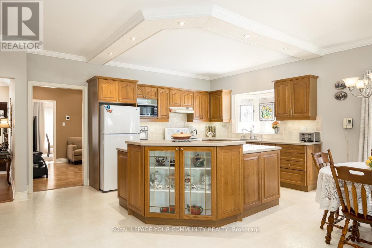 58 Brimwood Court, Pickering (Rougemount), Ontario  L1V 6L1 - Photo 11 - E12461218