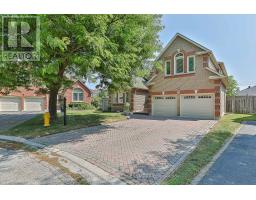 30 WIGSTON COURT, Whitby, Ontario
