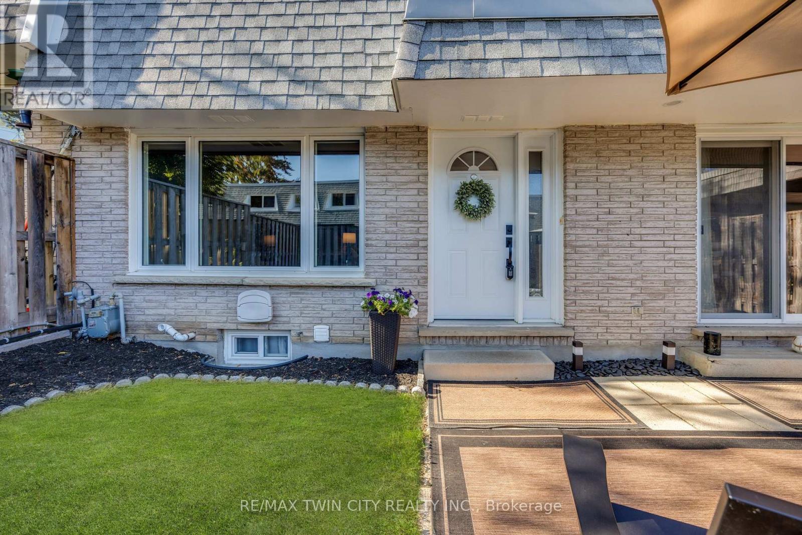 54 - 14 WILLIAMSBURG ROAD, Kitchener, Ontario