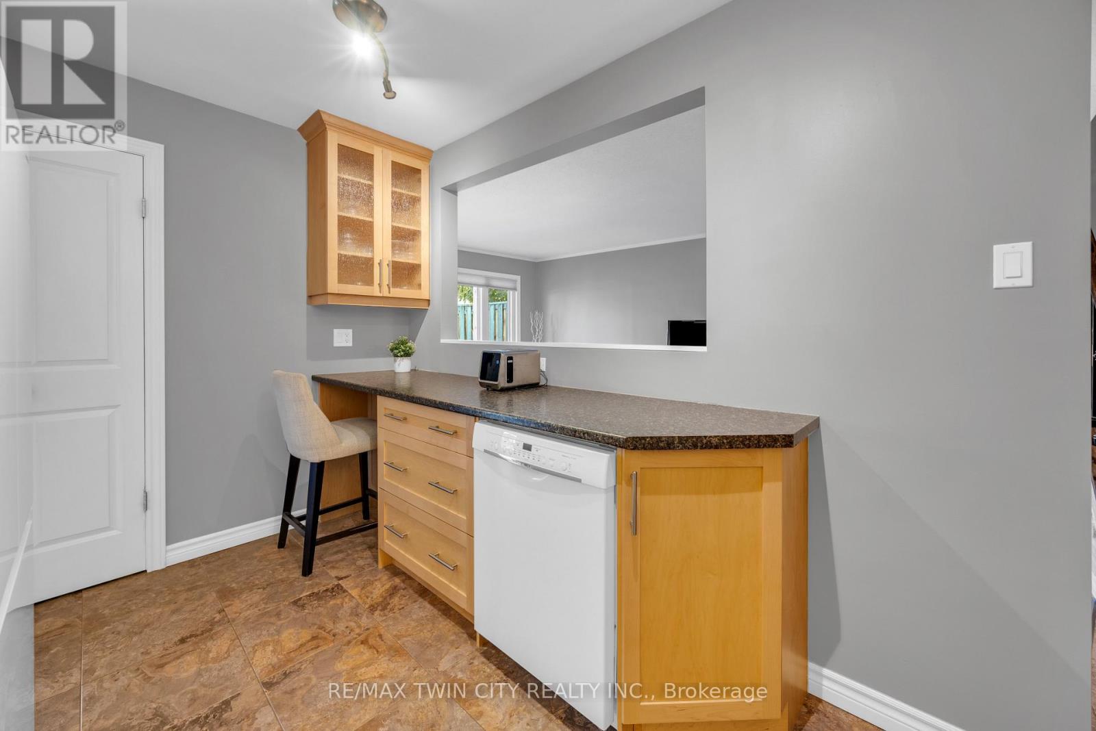 54 - 14 Williamsburg Road, Kitchener, Ontario  N2E 1W1 - Photo 11 - X12461067