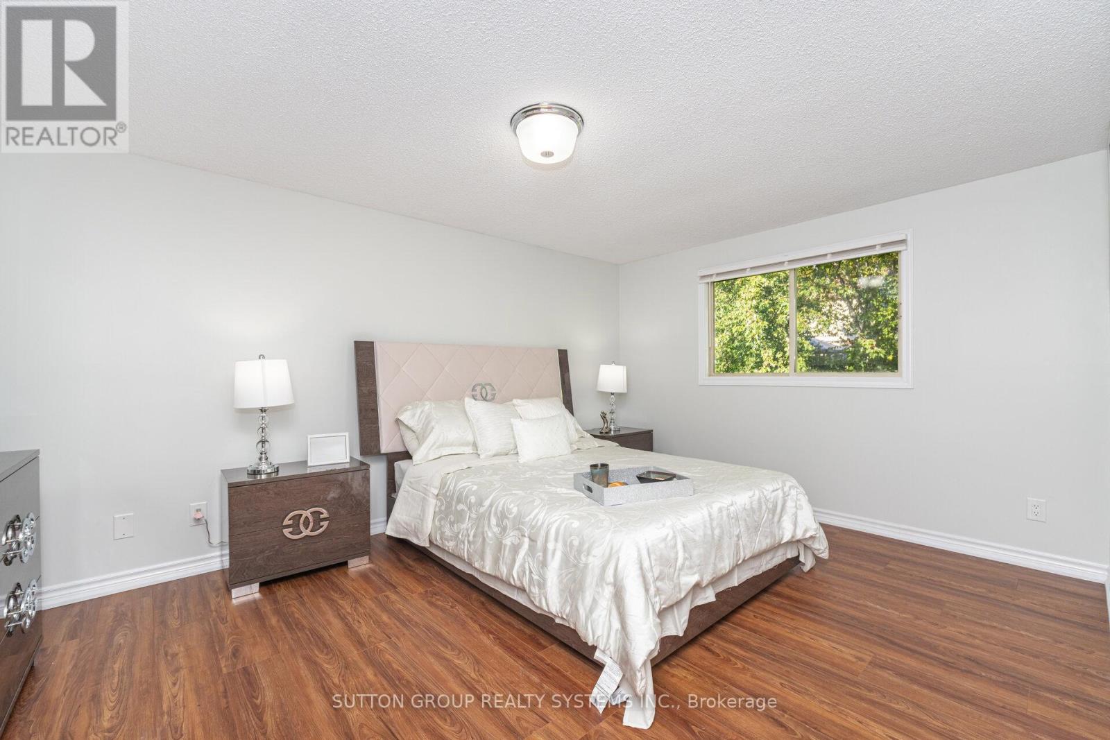 324 Ironwood Road, Guelph, Ontario  N1G 3G3 - Photo 17 - X12461093