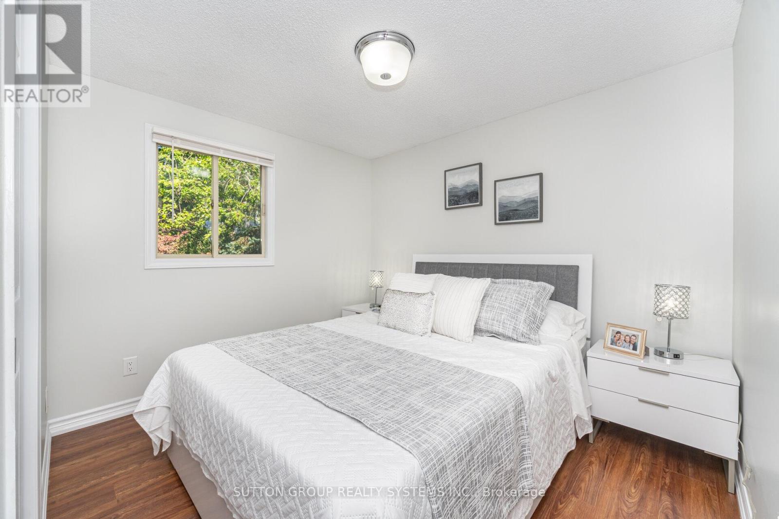 324 Ironwood Road, Guelph, Ontario  N1G 3G3 - Photo 20 - X12461093