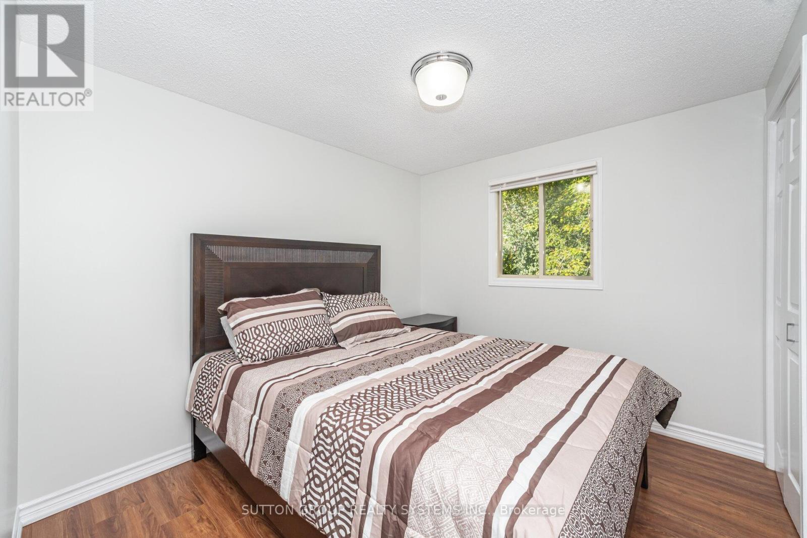 324 Ironwood Road, Guelph, Ontario  N1G 3G3 - Photo 21 - X12461093