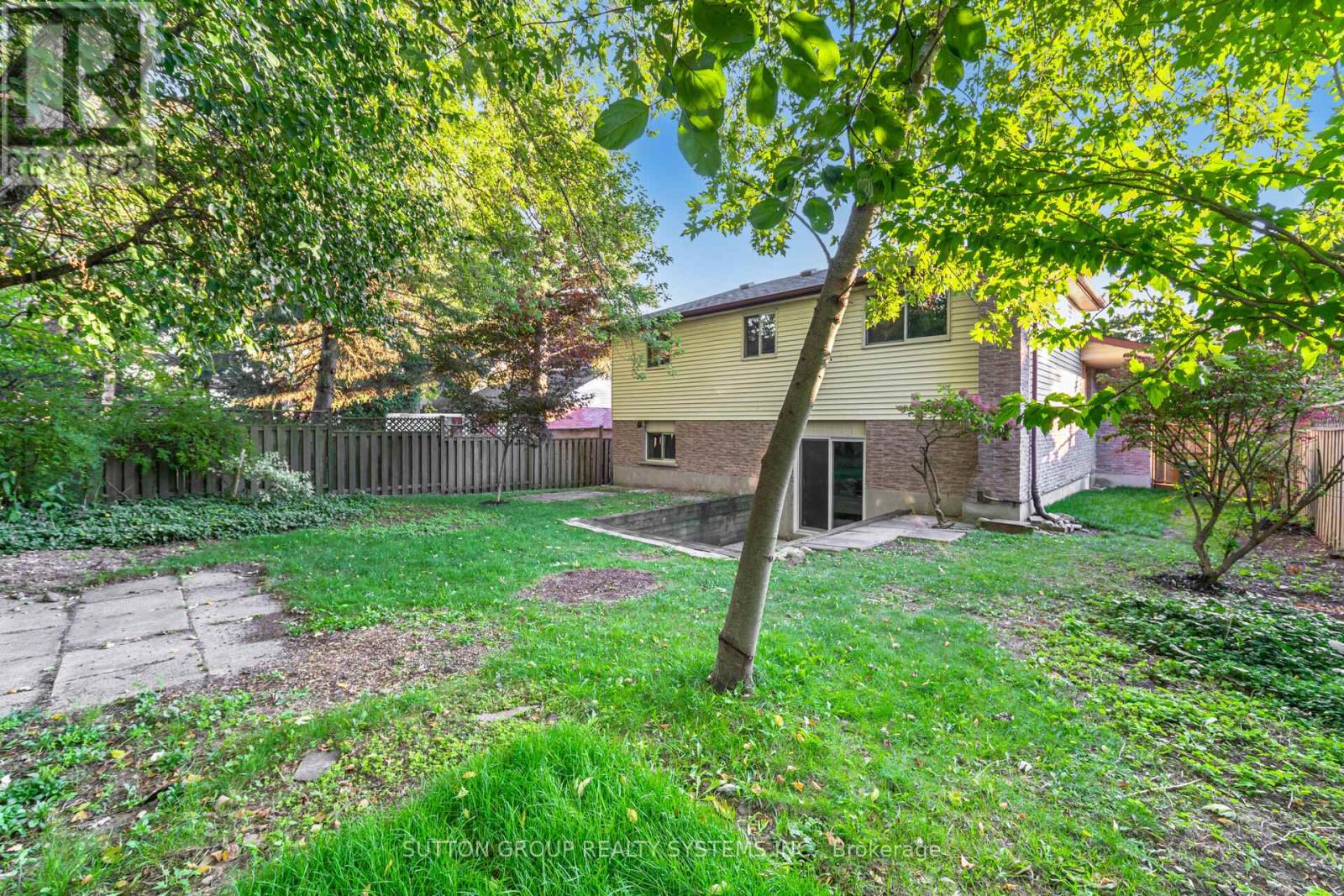 324 Ironwood Road, Guelph, Ontario  N1G 3G3 - Photo 36 - X12461093