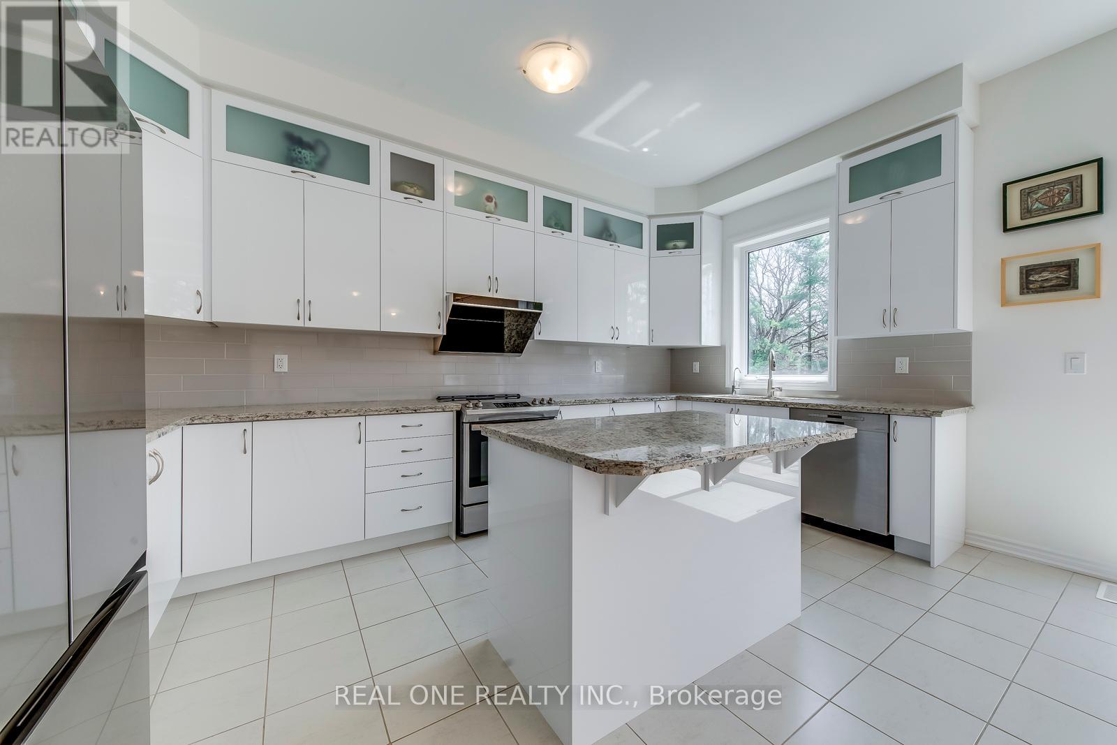 39 Stauffer Road, Brantford, Ontario  N3V 0B2 - Photo 18 - X12461099