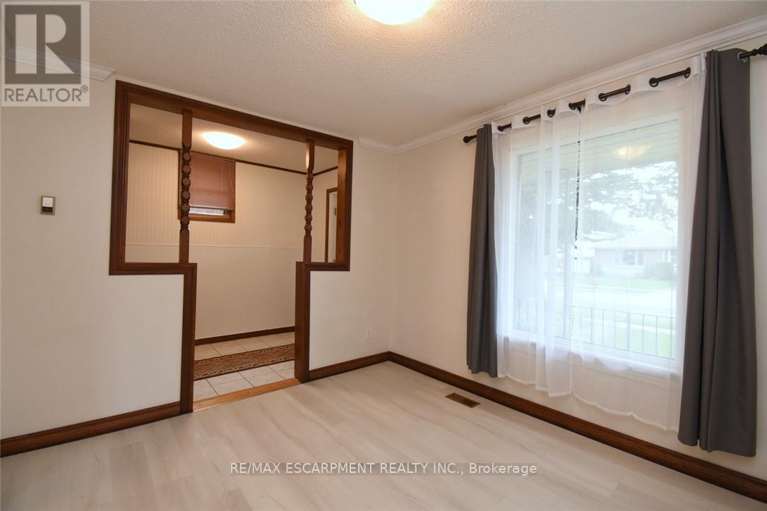 133 Fennell Avenue E, Hamilton, Ontario  L9A 1S2 - Photo 10 - X12461130