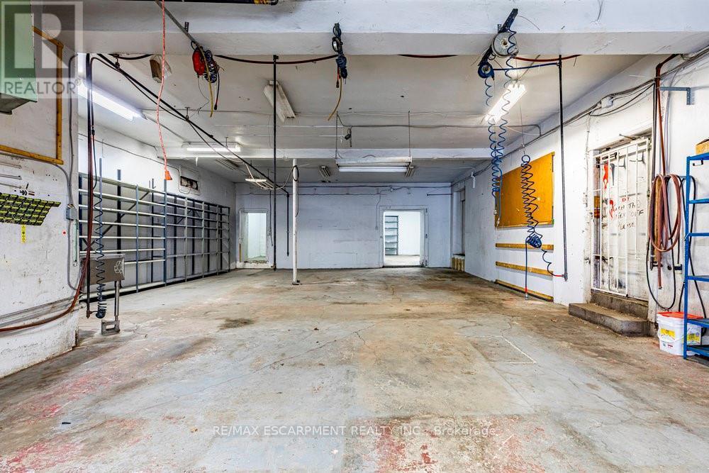 955 Barton Street E, Hamilton (Crown Point), Ontario  L8L 3C4 - Photo 6 - X12461150