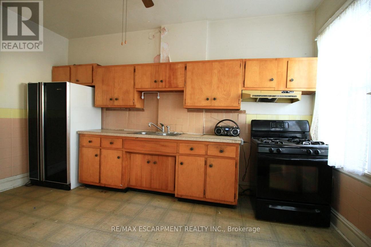 112 Kensington Avenue N, Hamilton (Crown Point), Ontario  L8L 7N2 - Photo 15 - X12461154