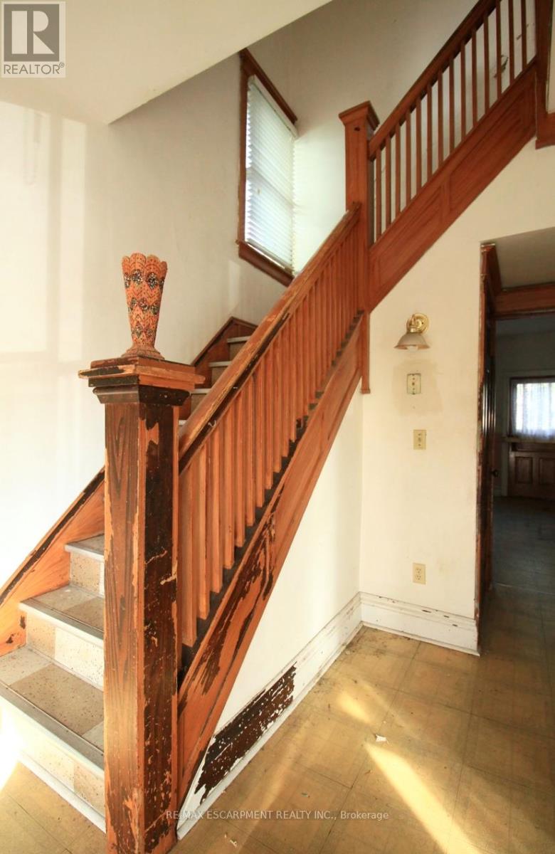 112 Kensington Avenue N, Hamilton (Crown Point), Ontario  L8L 7N2 - Photo 17 - X12461154