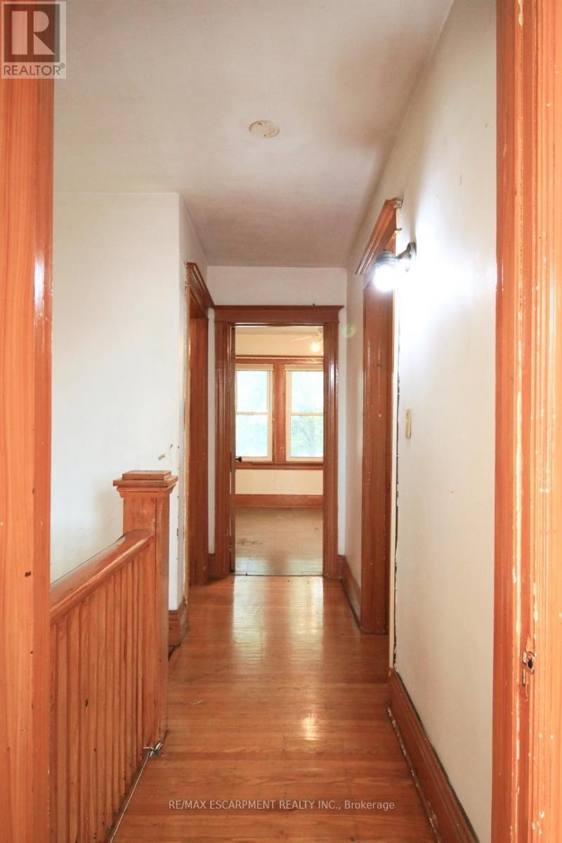 112 Kensington Avenue N, Hamilton (Crown Point), Ontario  L8L 7N2 - Photo 18 - X12461154