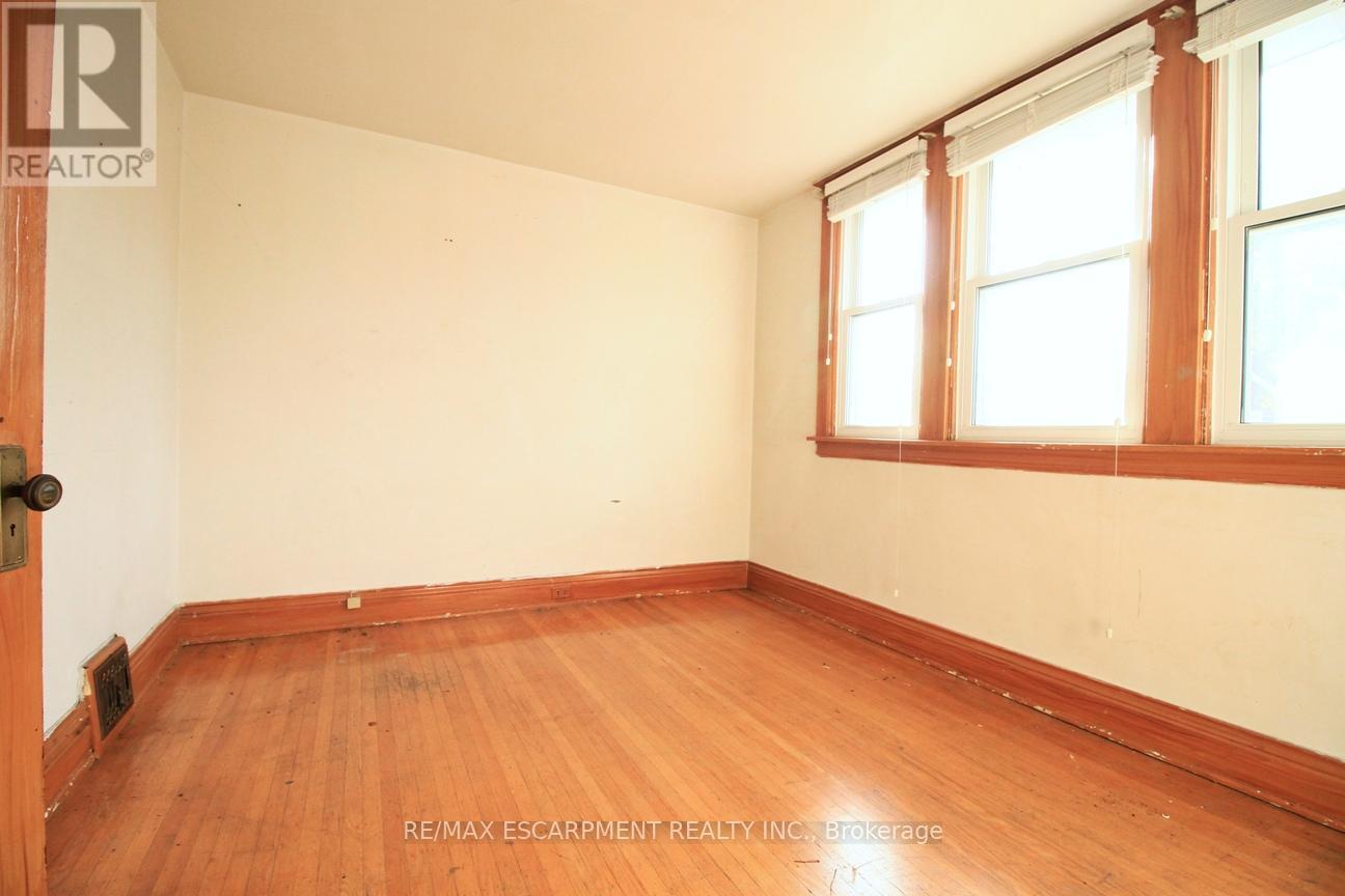 112 Kensington Avenue N, Hamilton (Crown Point), Ontario  L8L 7N2 - Photo 20 - X12461154