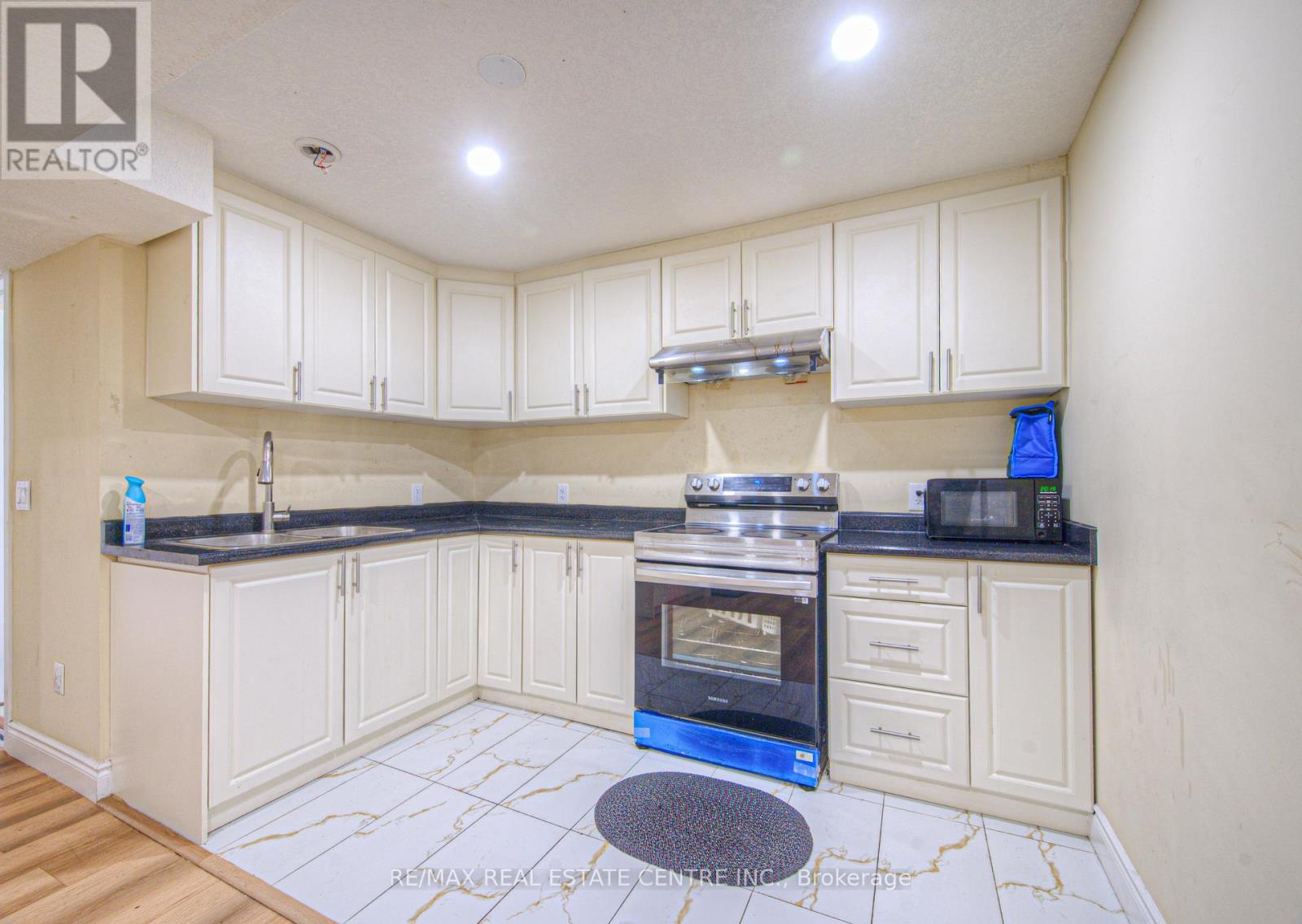 434 Woodbine Avenue, Kitchener, Ontario  N2R 0A6 - Photo 38 - X12461167