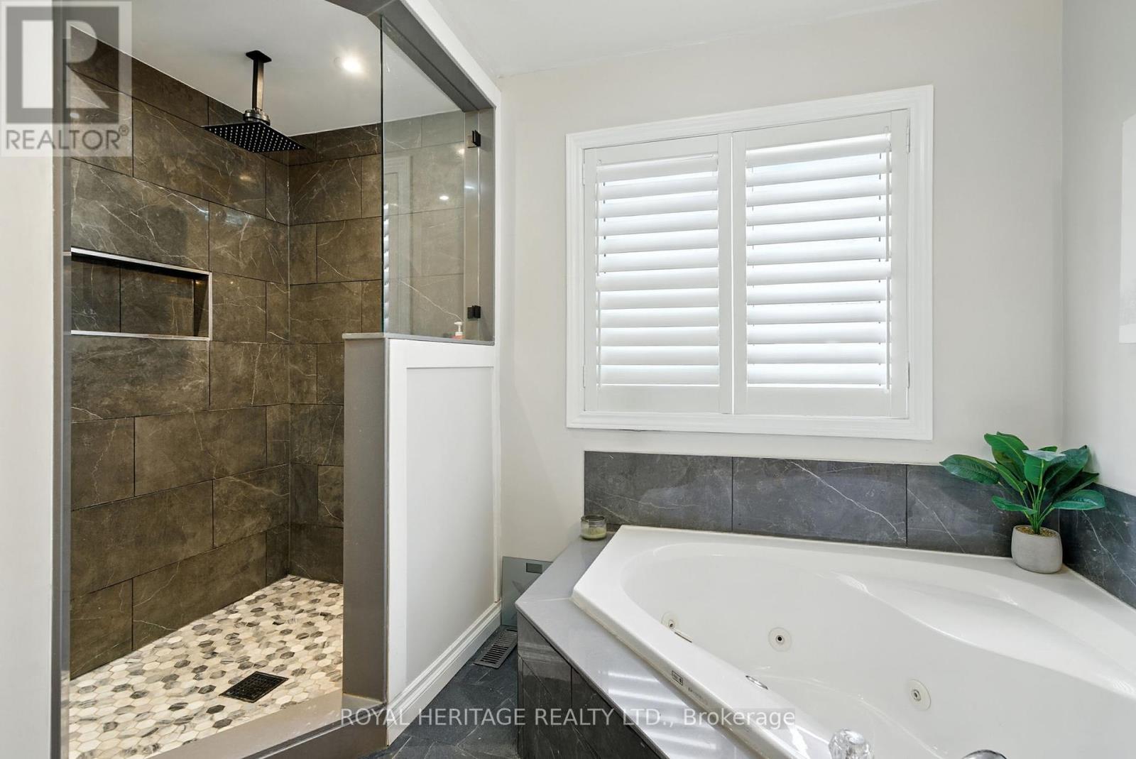 337 Ferndale Drive S, Barrie (Ardagh), Ontario  L4N 9Y6 - Photo 16 - S12461284