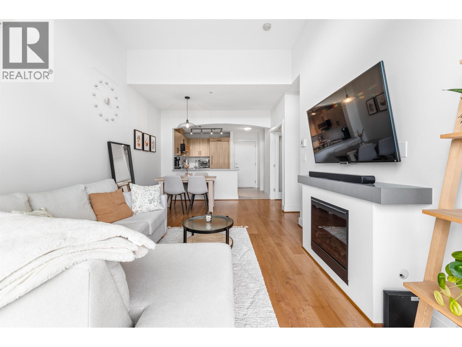 505 7428 Byrnepark Walk, Burnaby, British Columbia  V3N 0B4 - Photo 4 - R3057915