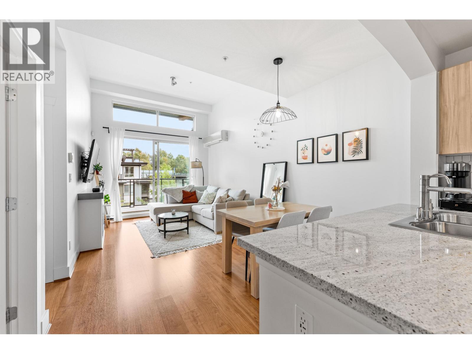 505 7428 Byrnepark Walk, Burnaby, British Columbia  V3N 0B4 - Photo 3 - R3057915