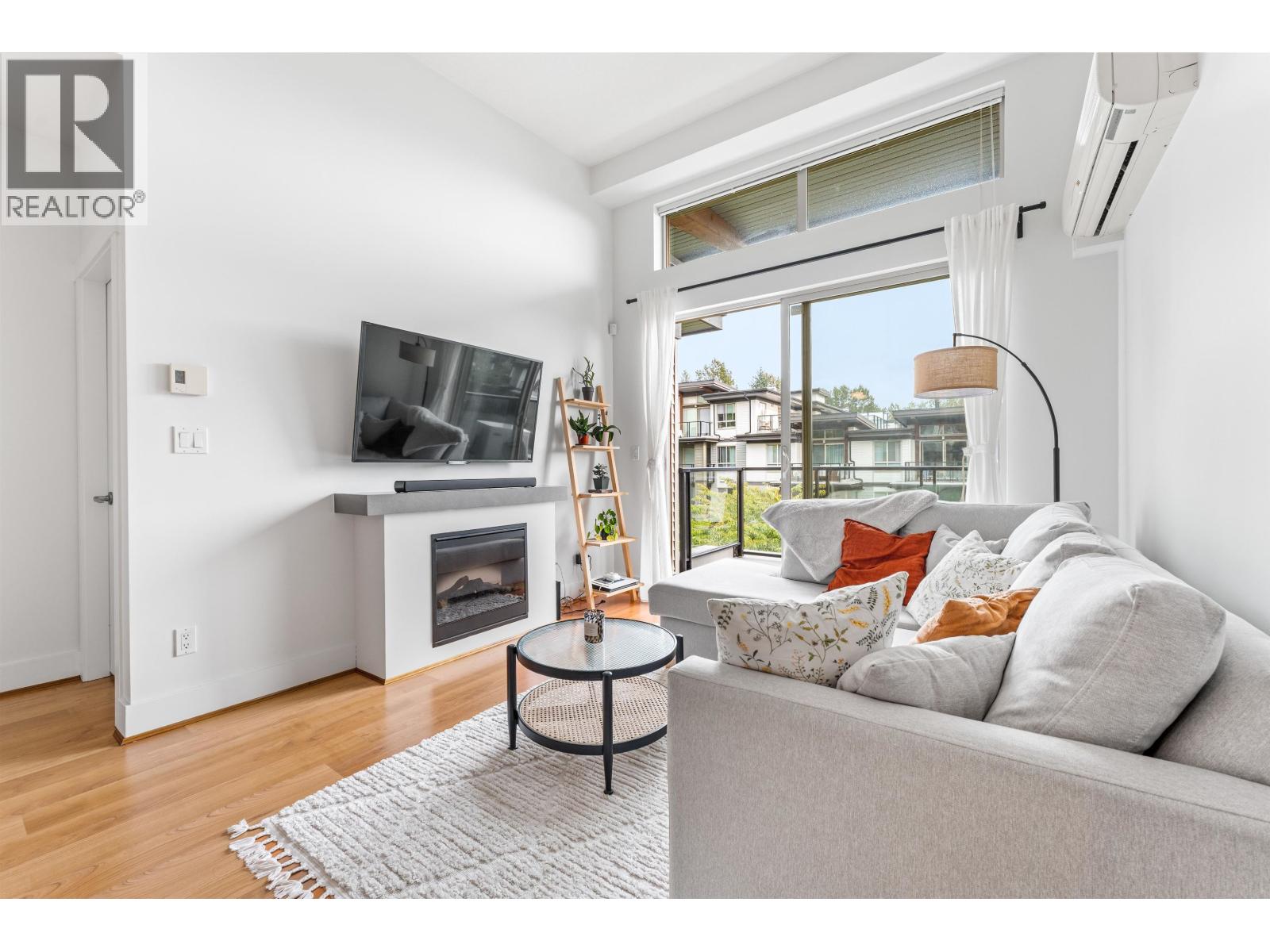 505 7428 Byrnepark Walk, Burnaby, British Columbia  V3N 0B4 - Photo 2 - R3057915