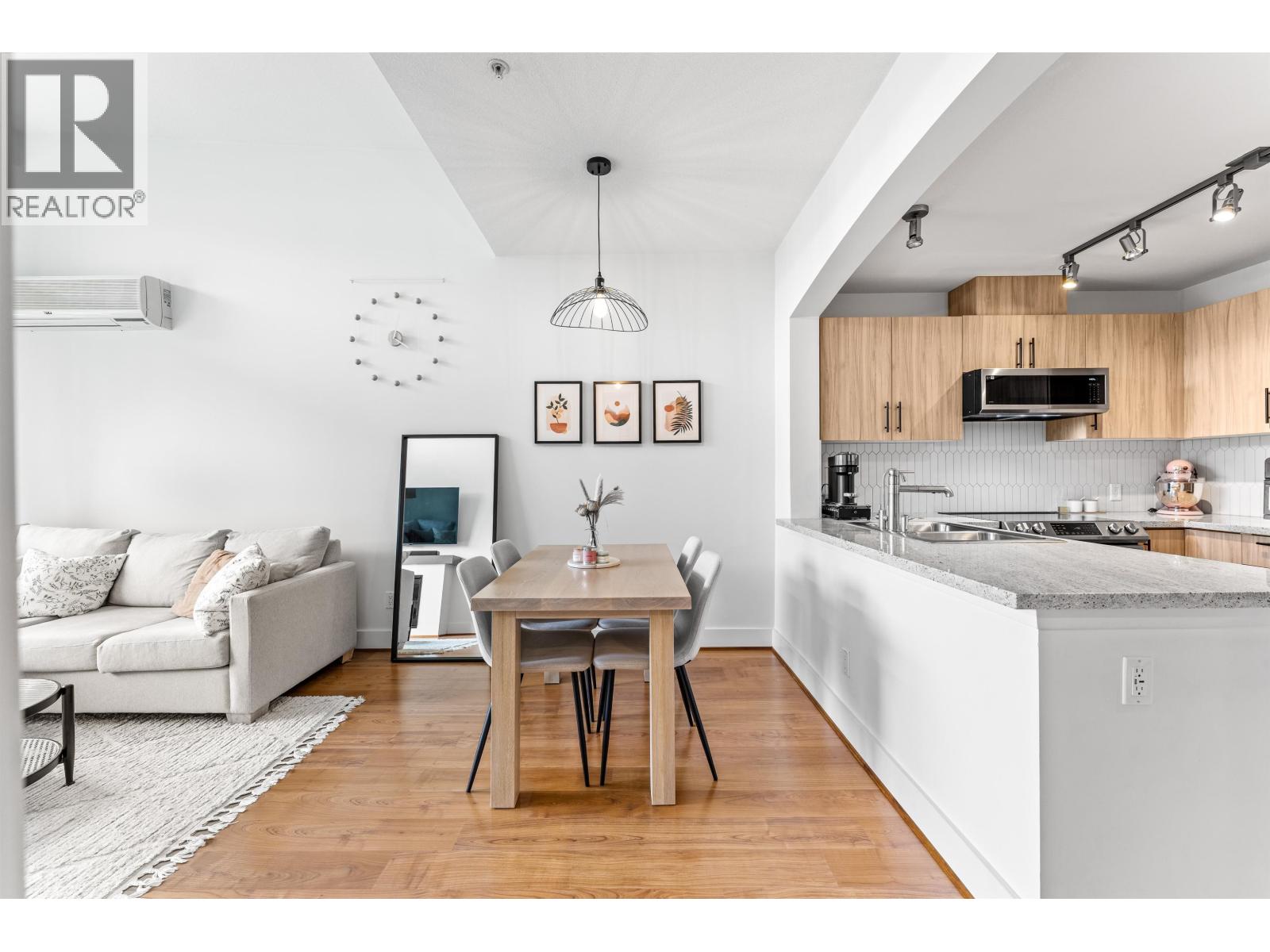 505 7428 Byrnepark Walk, Burnaby, British Columbia  V3N 0B4 - Photo 5 - R3057915