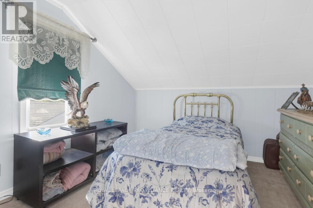 36 Jones Street, Addington Highlands, Ontario K0H 1P0 - Photo 10 - X12461304