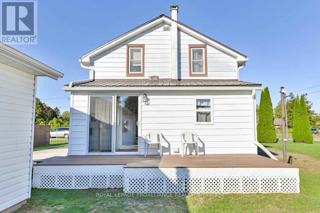 36 Jones Street, Addington Highlands, Ontario K0H 1P0 - Photo 29 - X12461304