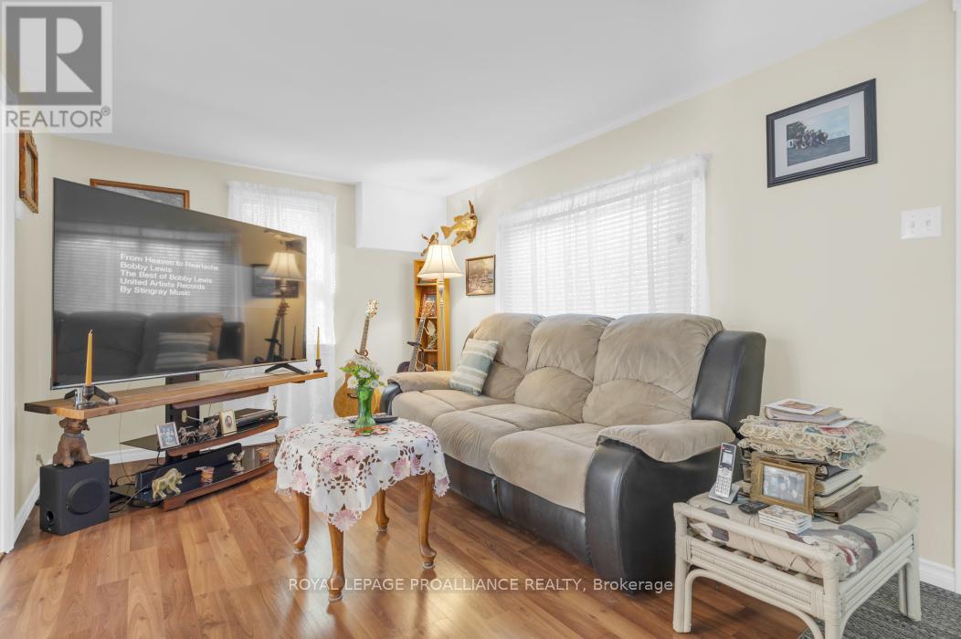 36 Jones Street, Addington Highlands, Ontario K0H 1P0 - Photo 3 - X12461304