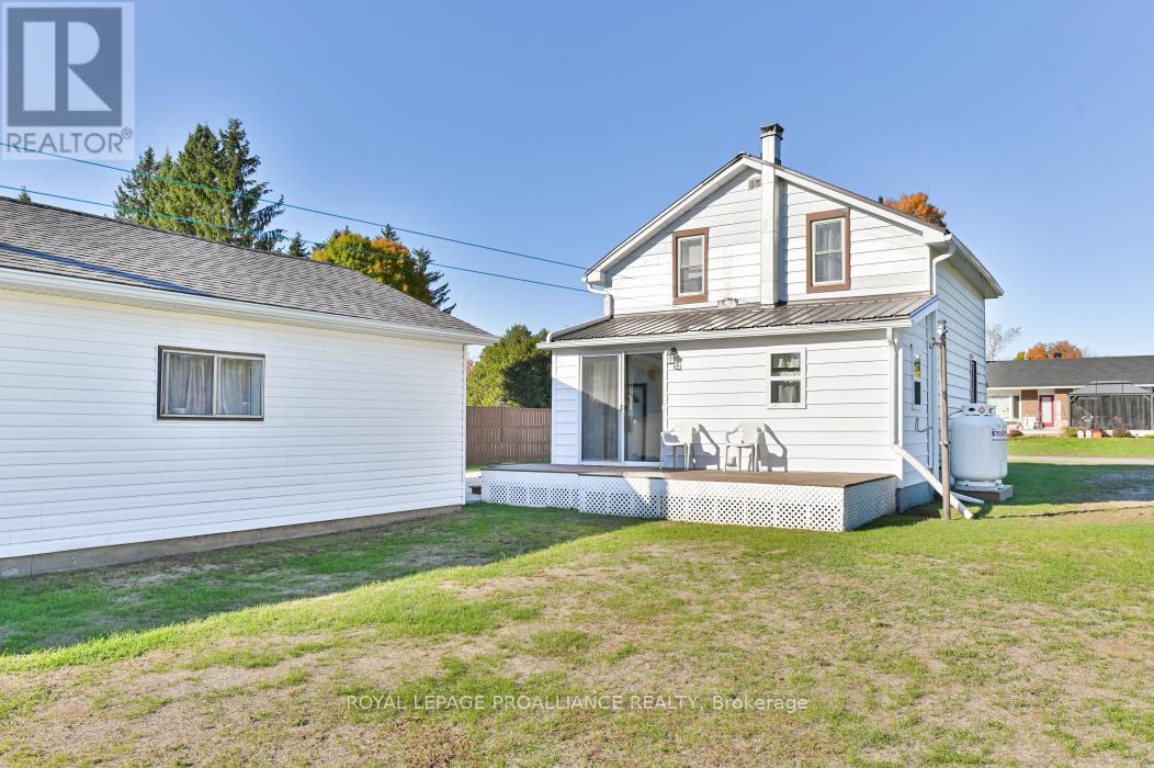 36 Jones Street, Addington Highlands, Ontario K0H 1P0 - Photo 30 - X12461304