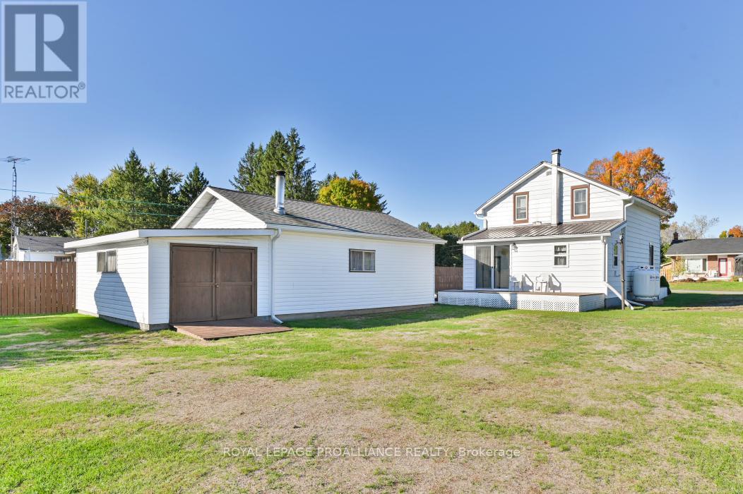 36 Jones Street, Addington Highlands, Ontario K0H 1P0 - Photo 31 - X12461304