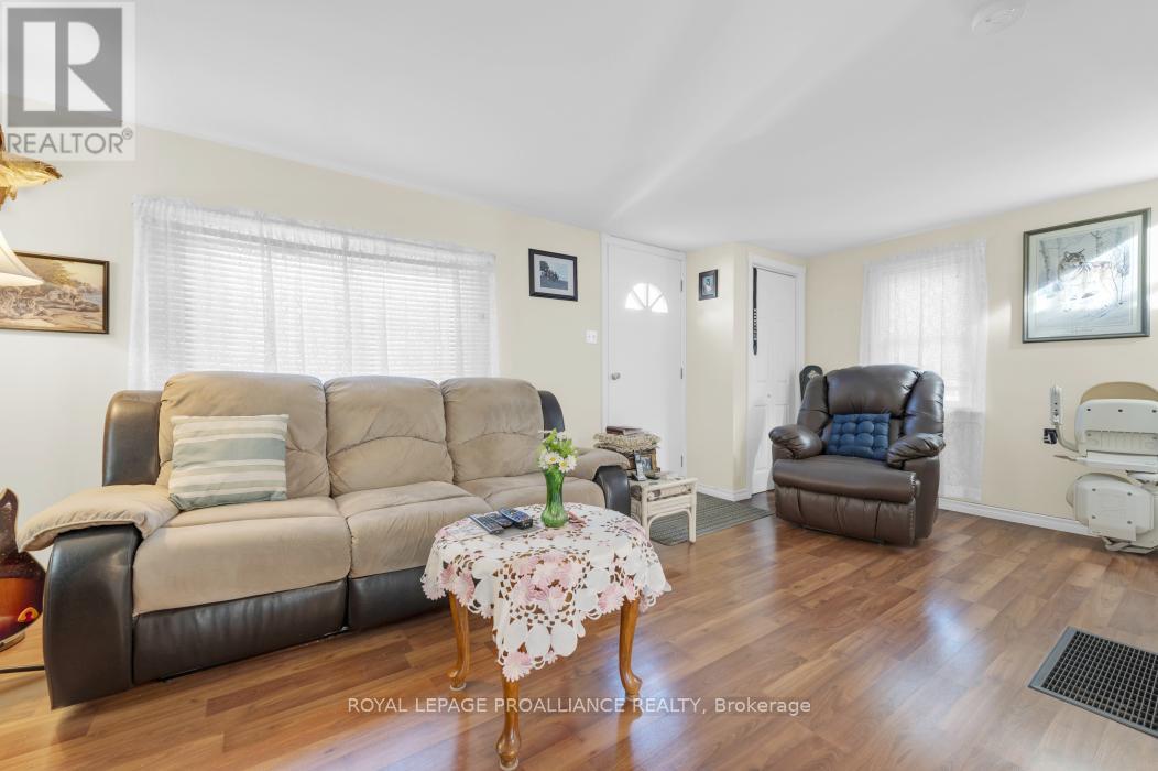 36 Jones Street, Addington Highlands, Ontario K0H 1P0 - Photo 4 - X12461304