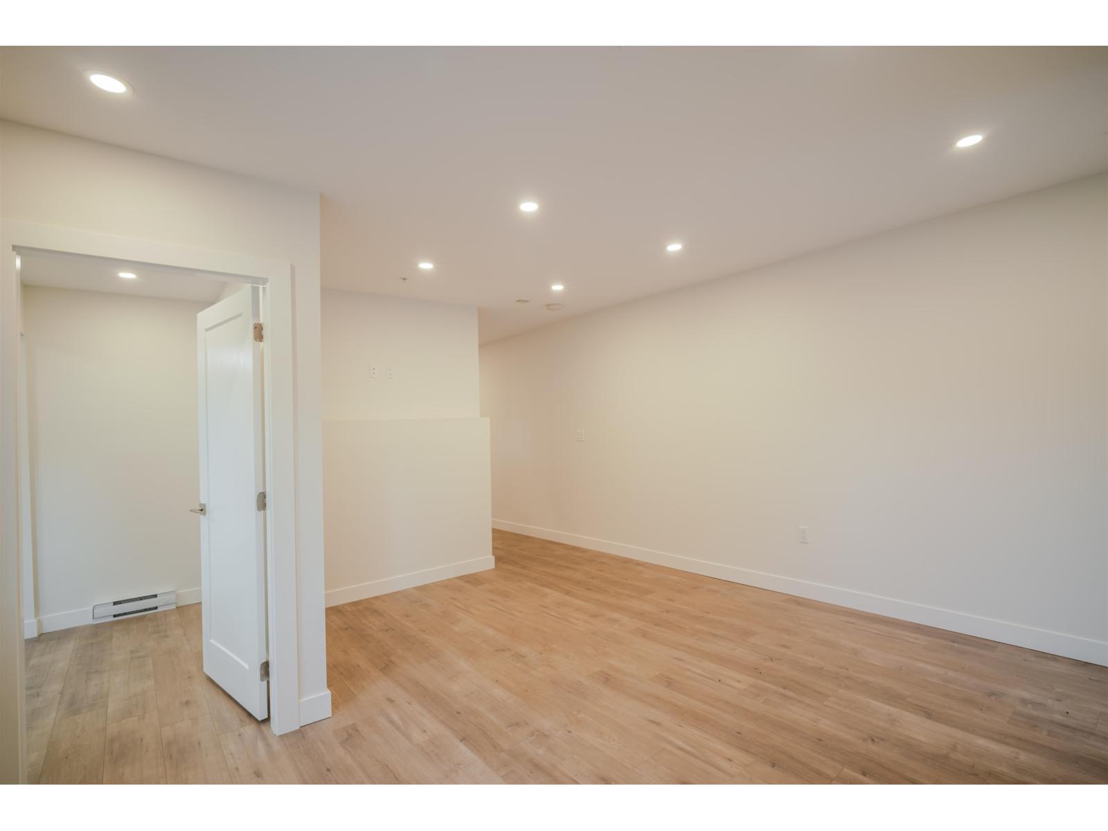 3 12317 BEECHER STREET, surrey, British Columbia