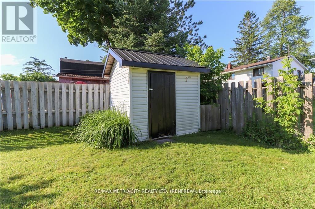 778 Seventh Street, Renfrew, Ontario  K7V 1B7 - Photo 19 - X12354908