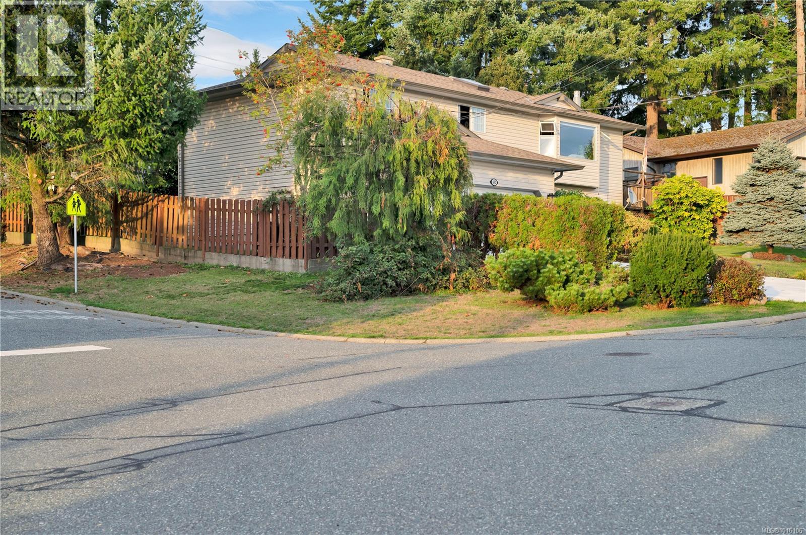 692 Eland Dr, Campbell River, British Columbia  V9W 6Y2 - Photo 2 - 1016106
