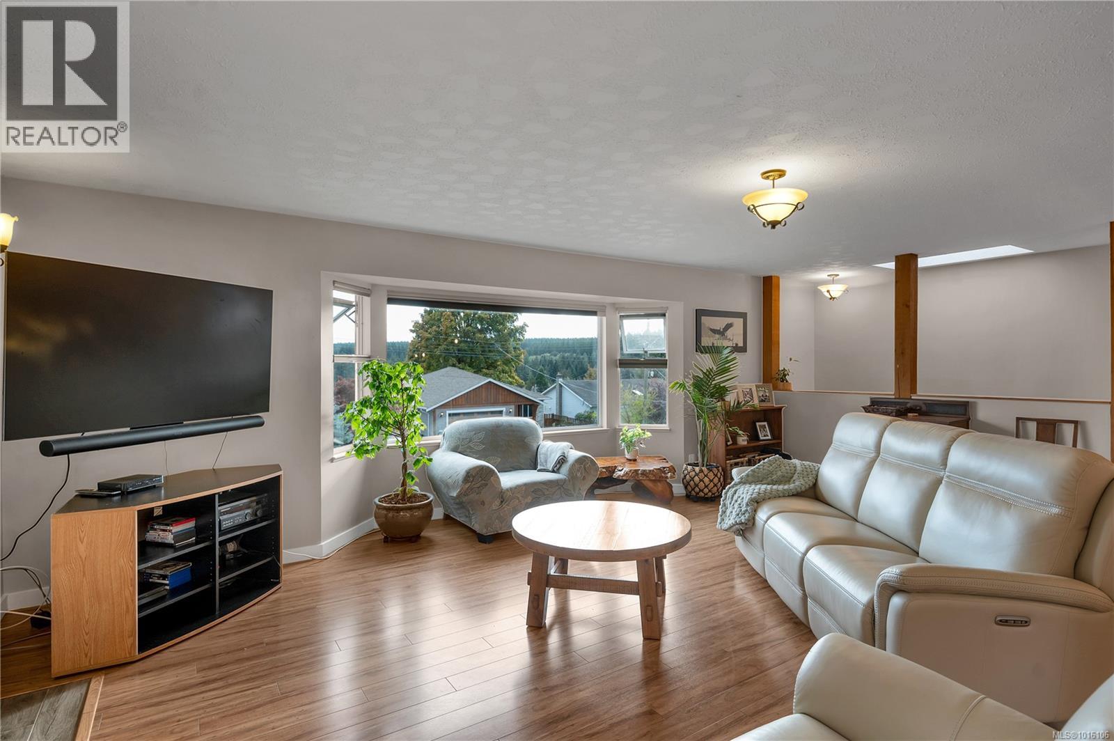 692 Eland Dr, Campbell River, British Columbia  V9W 6Y2 - Photo 4 - 1016106