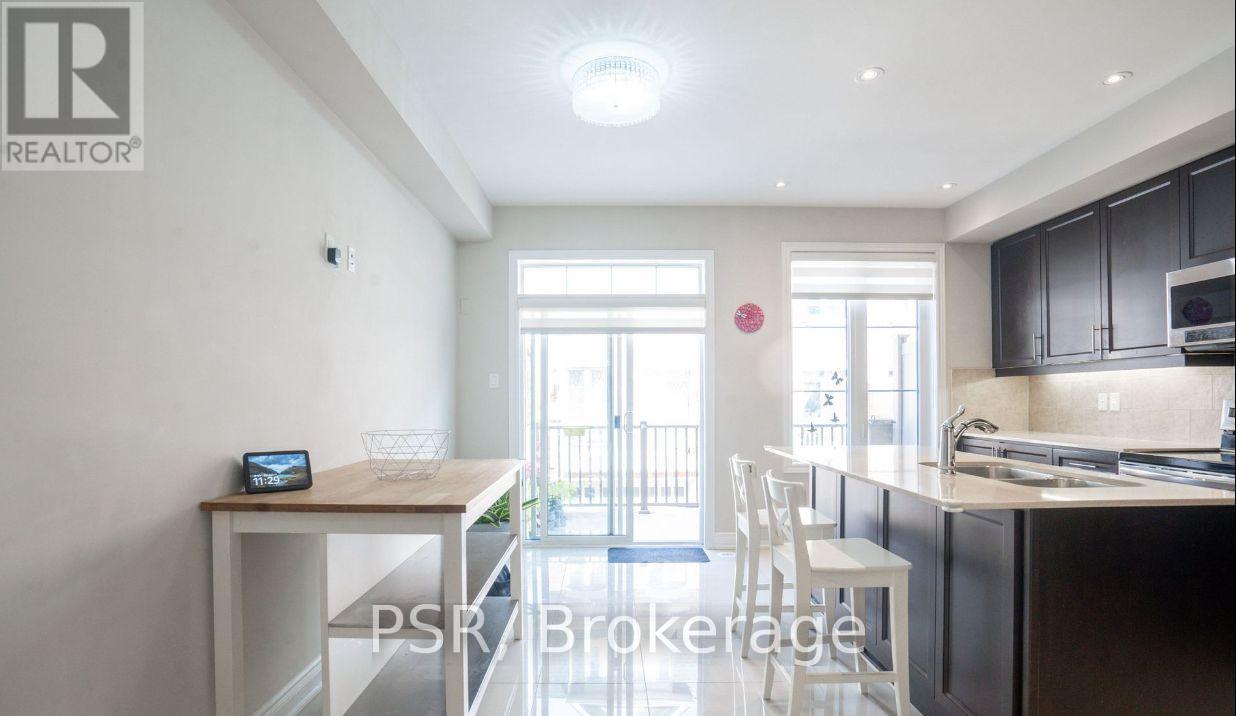 29 - 1331 Major Mackenzie Drive W, Vaughan, Ontario  L6A 4W4 - Photo 10 - N12461227