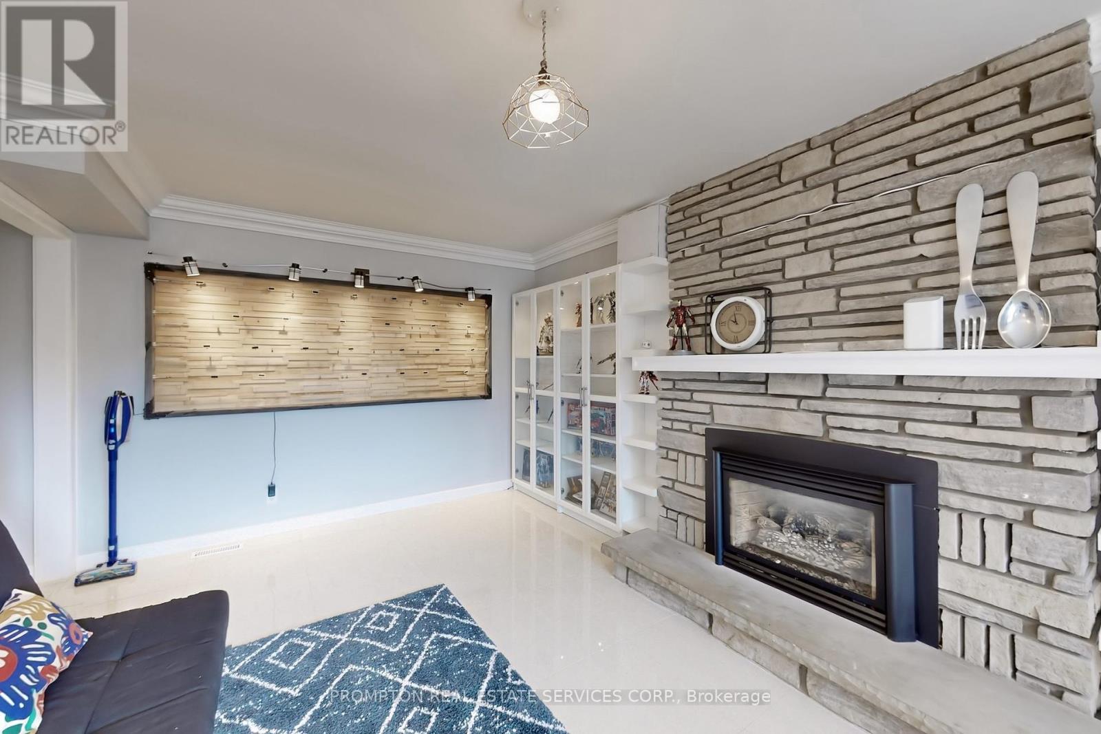 89 Riverglen Drive, Georgina, Ontario  L4P 3K7 - Photo 12 - N12461248
