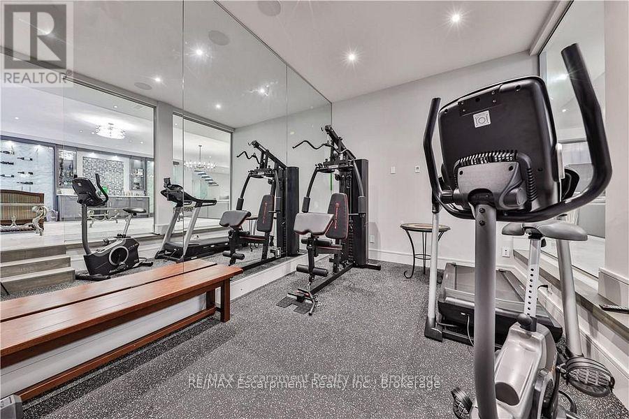 2250 Chancery Lane W, Oakville, Ontario  L6J 6A3 - Photo 38 - W12461399