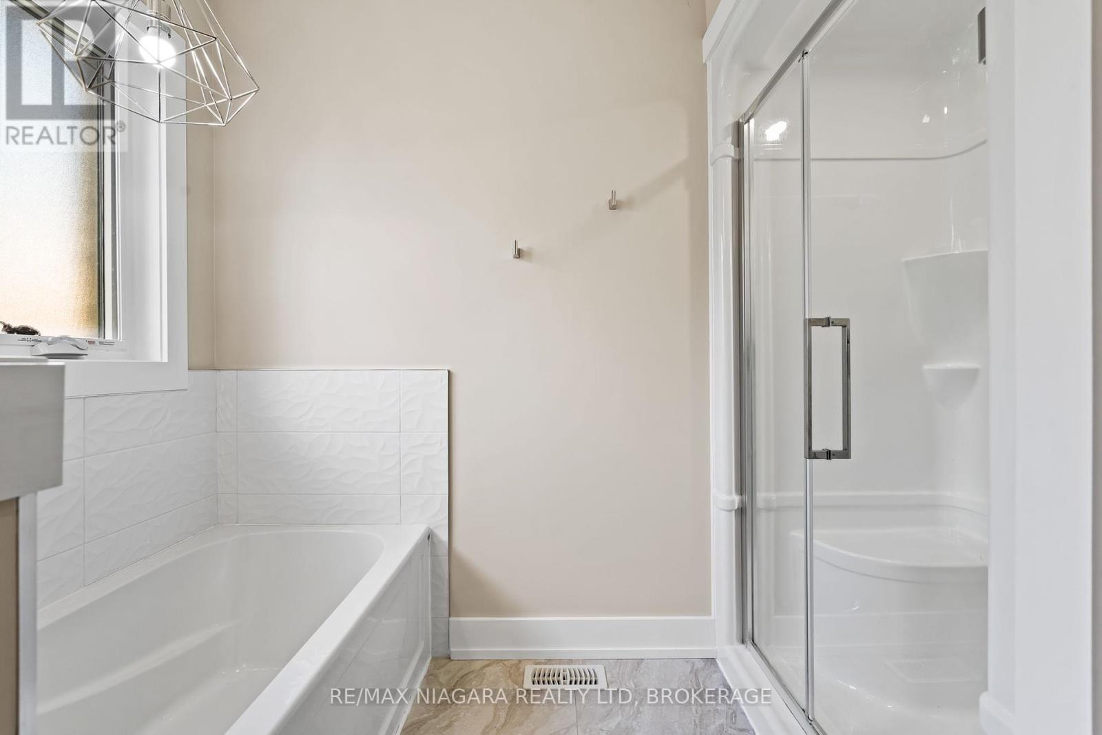 30 Renfield Street, Port Colborne, Ontario  L3K 0A7 - Photo 13 - X12461320