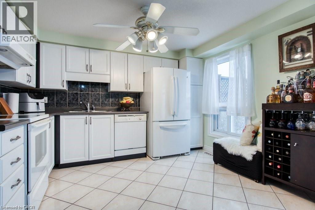 20 Max Becker Drive, Kitchener, Ontario  N2E 3V7 - Photo 4 - 40778852