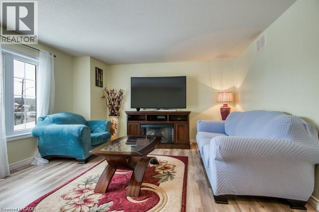 20 Max Becker Drive, Kitchener, Ontario  N2E 3V7 - Photo 8 - 40778852