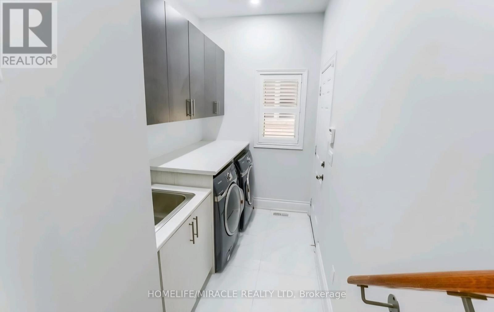 98 Speedwell Street, Brampton, Ontario  L6X 5H1 - Photo 16 - W12461228