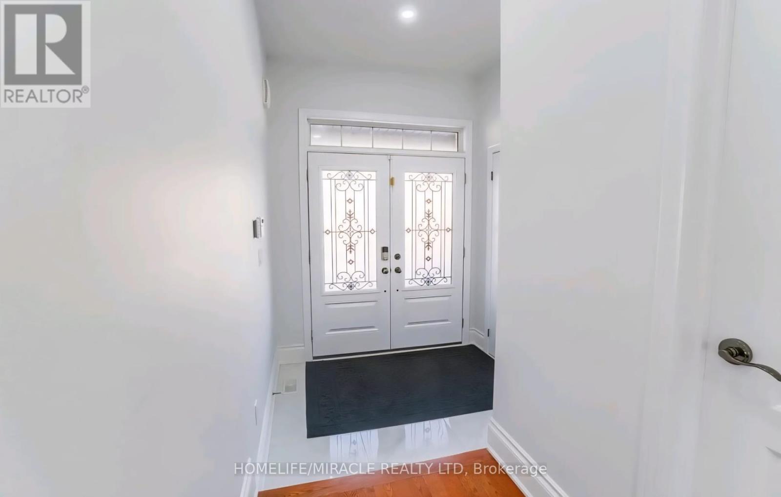 98 Speedwell Street, Brampton, Ontario  L6X 5H1 - Photo 3 - W12461228