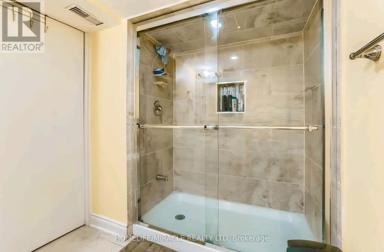 98 Speedwell Street, Brampton, Ontario  L6X 5H1 - Photo 32 - W12461228