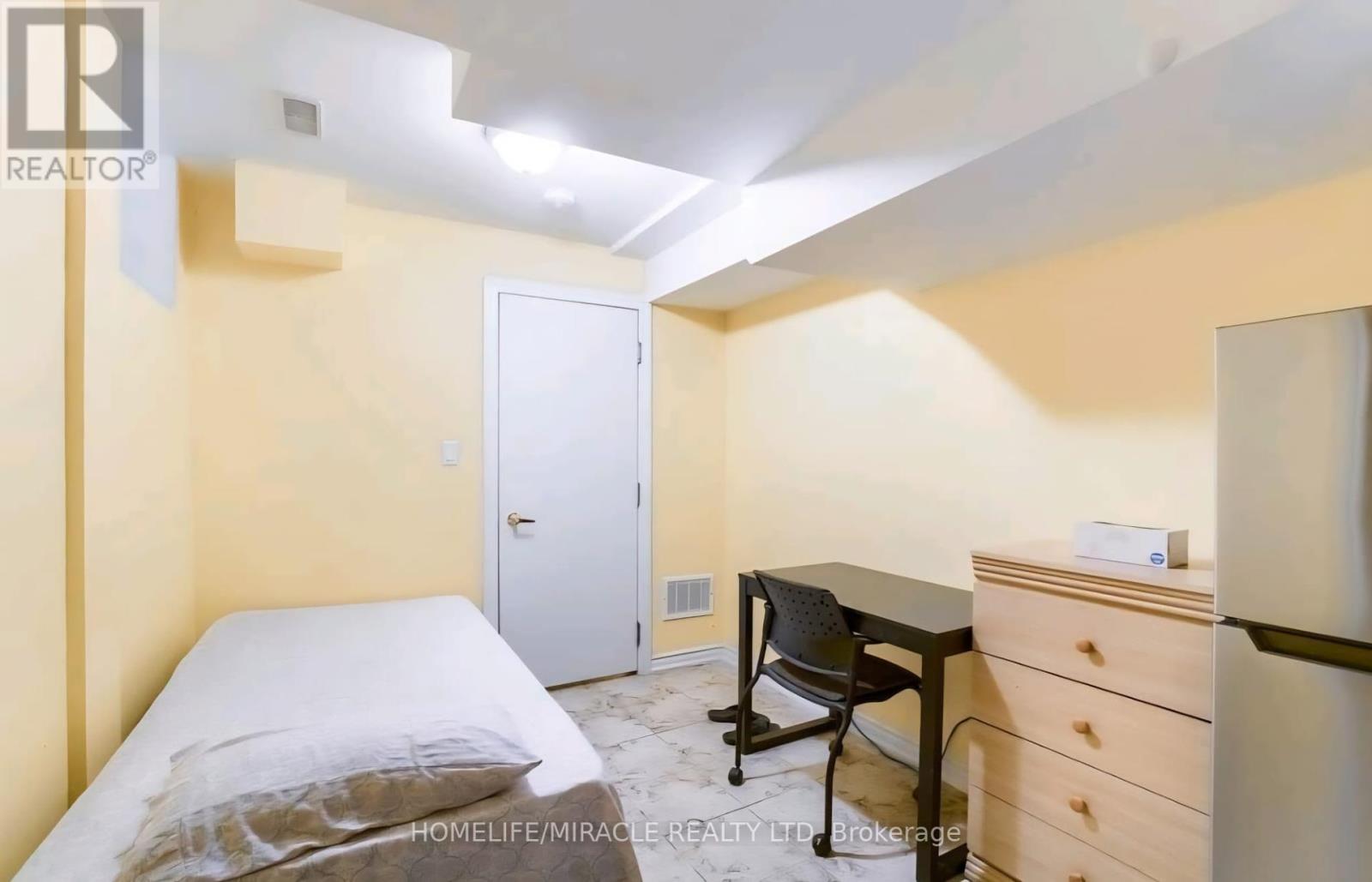 98 Speedwell Street, Brampton, Ontario  L6X 5H1 - Photo 34 - W12461228