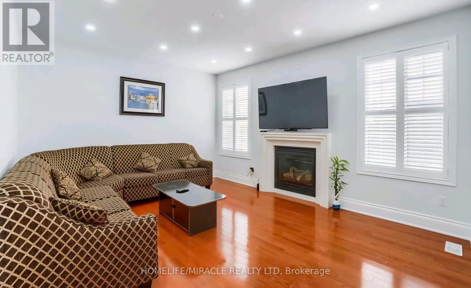98 Speedwell Street, Brampton, Ontario  L6X 5H1 - Photo 7 - W12461228
