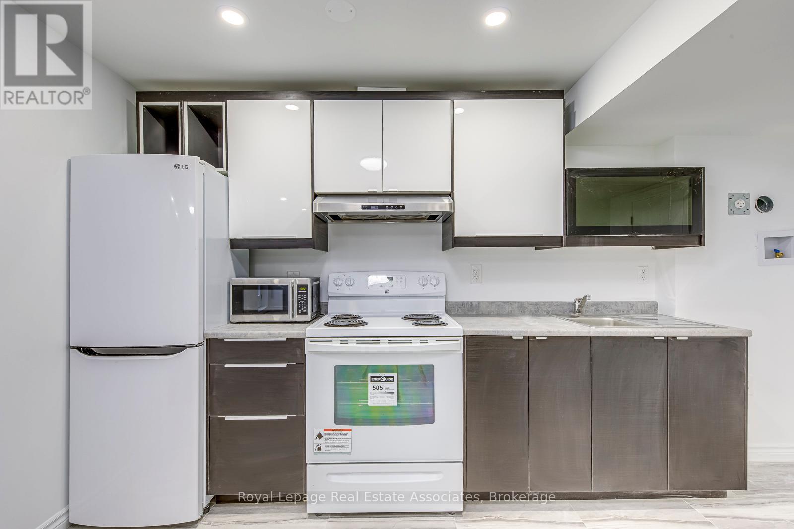 Lower - 1052 Kelman Court, Milton, Ontario  L9T 3K6 - Photo 14 - W12461240