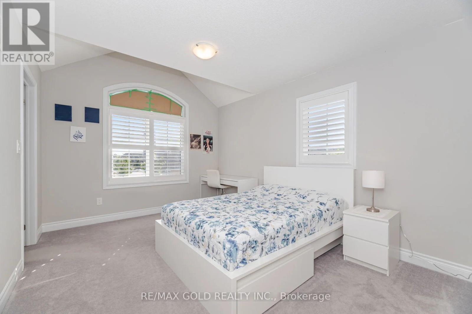 15 Henry Wilson Drive, Caledon, Ontario  L7C 4E8 - Photo 17 - W12461243
